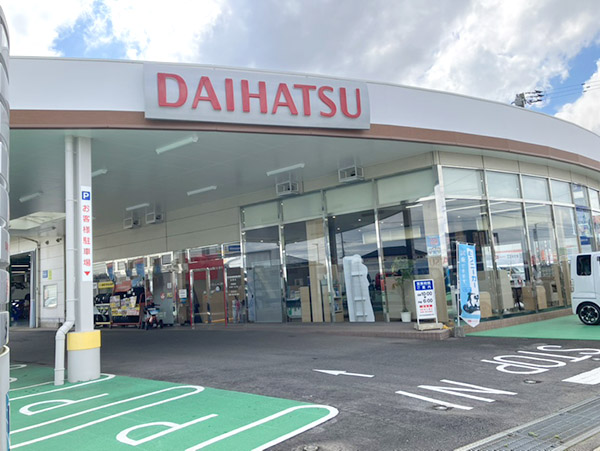 諫早方面から見た島原店